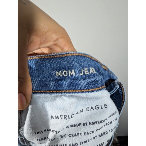 American Eagle Womens High Rise Distressed Mom Jeans Sz 6 X-Long Streetwear Boho - Picture 4 of 8